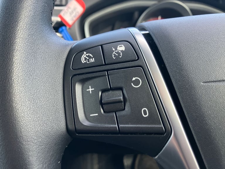 2019 Volvo V40 D3 [4 Cyl 152] Inscription Edition 5dr Geartronic Hatchback DIESEL Automatic