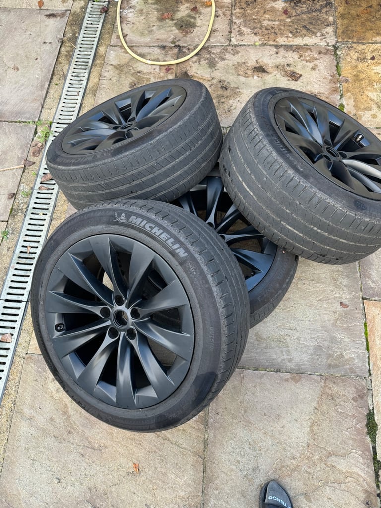 image for Tesla 20” satin black wheels with good tires