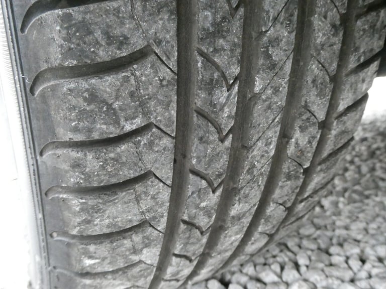 1.25 82 Zetec 5dr *YES GEN 37K!! +9 SERVICES +BT +PARK SENSORS +AUX*