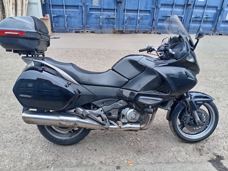 Honda, NT, 2010, 680 (cc)