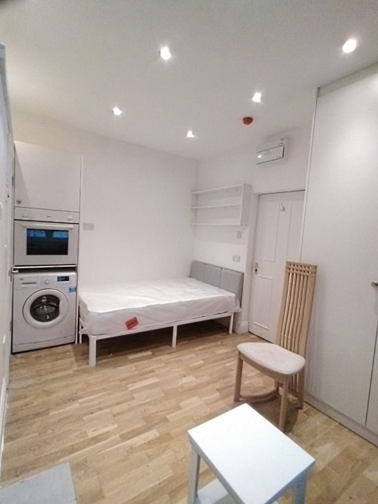 DSS GFL.STUDIO FLAT 10MIN BUS WIMBLEDON TUBE 10 MIN WALK RAYNES PK BR 
