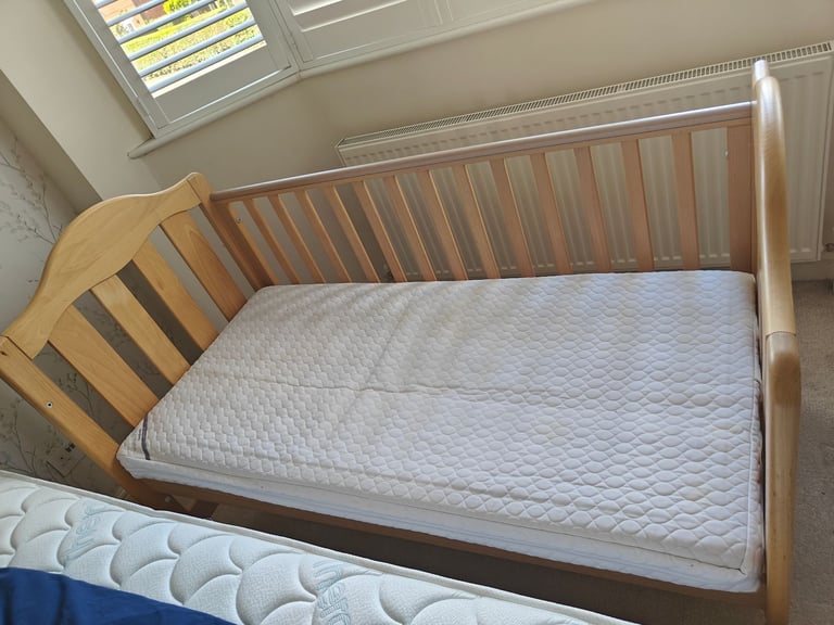 Mamas and Papas cot bed 