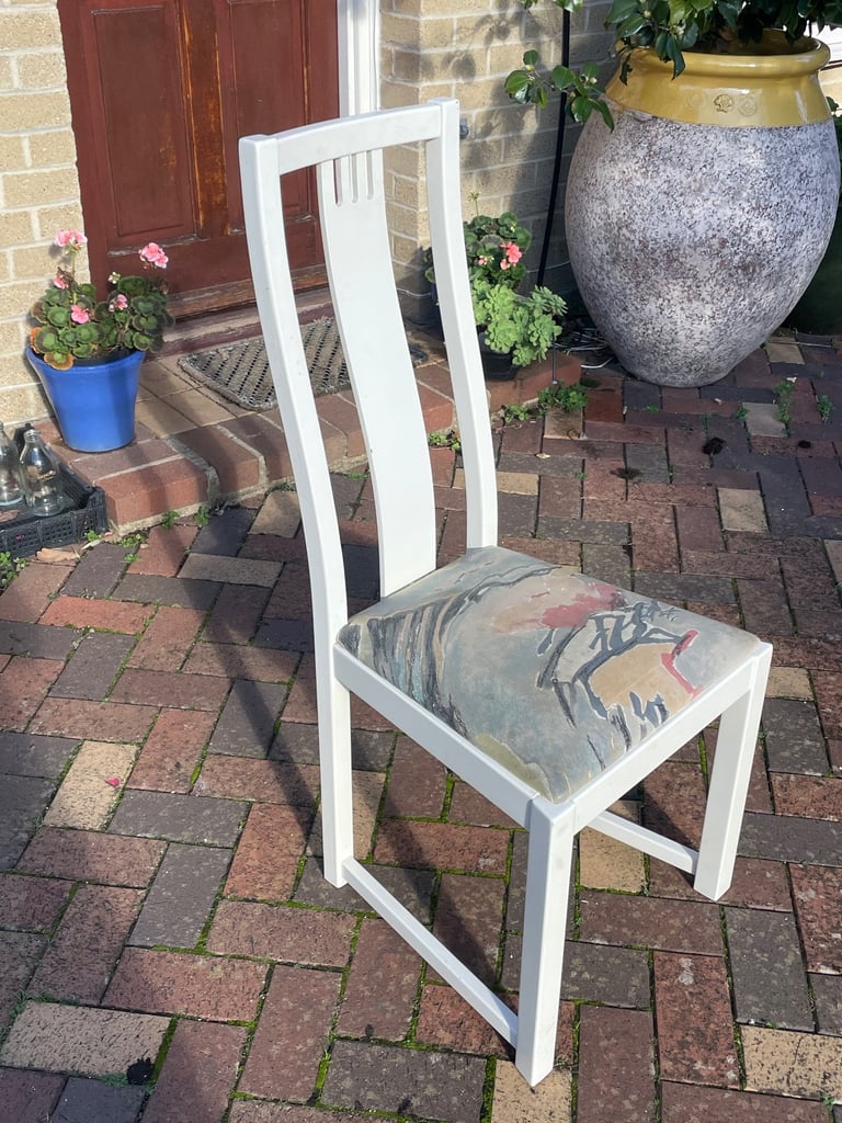 image for 4 dining chairs 