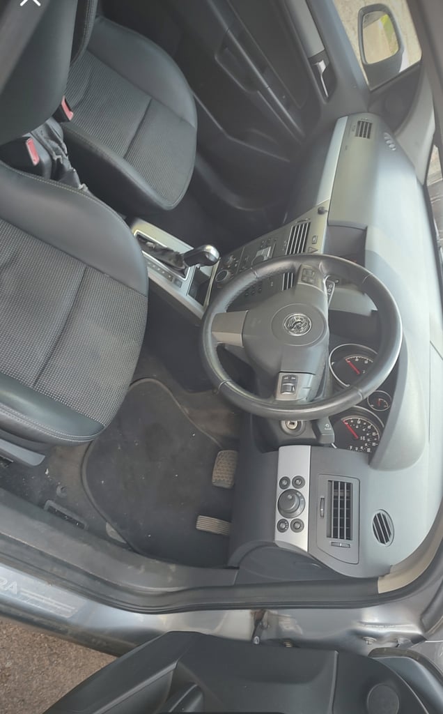 Vauxhall astra 2006 automatic 84k mileage full service history and full logbook 