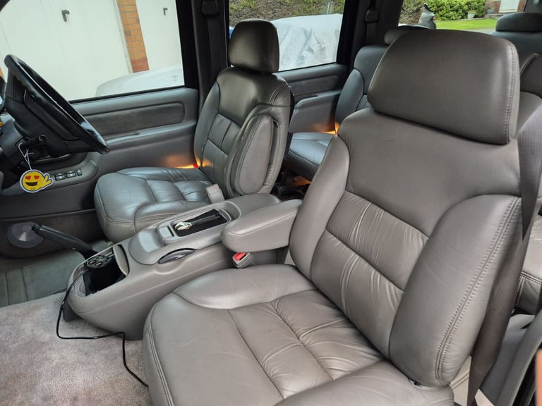 1999 Chevrolet Suburban for sale (Holden – rare Australian factory right hand drive model)
