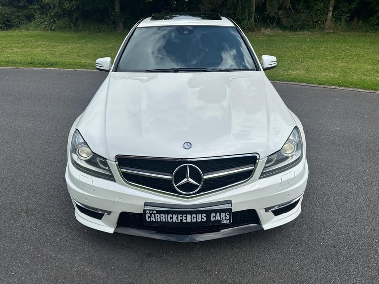 *** 2012 Mercedes-Benz C63 AMG 6.2 V8 460 BHP *** SUN-ROOF 
