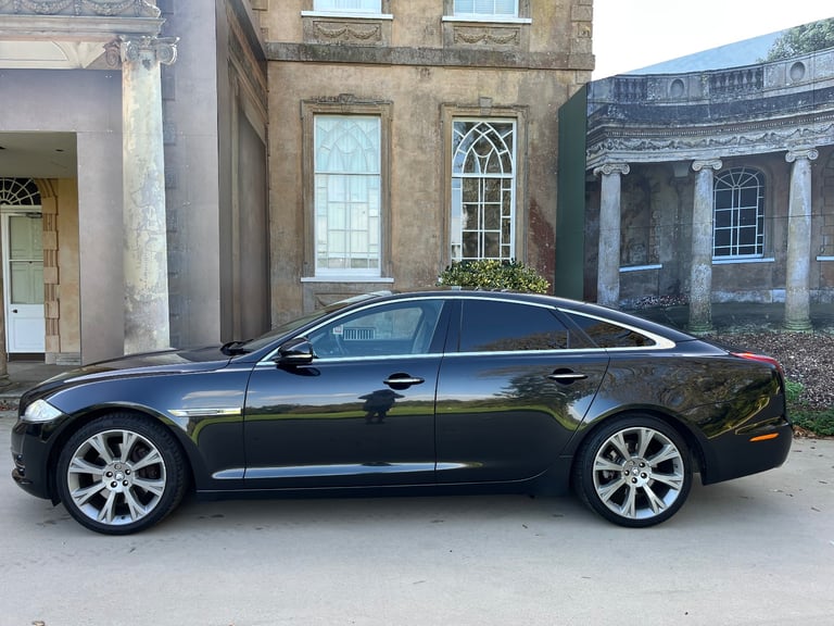 Jaguar XJ Portfolio, 3.0 Diesel V6, 275bhp, huge spec, luxury saloon with 12 months MOT, private reg