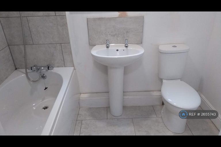 3 bedroom house in Ragdale Road, Nottingham, NG6 (3 bed) (#2655743)