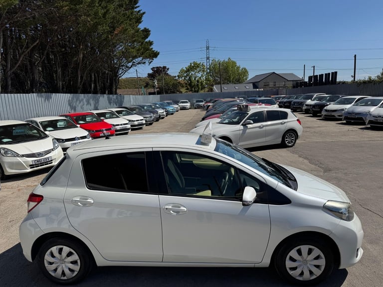 2012 Toyota Vitz YARIS 1.3 5DR AUTO Hatchback Petrol Automatic