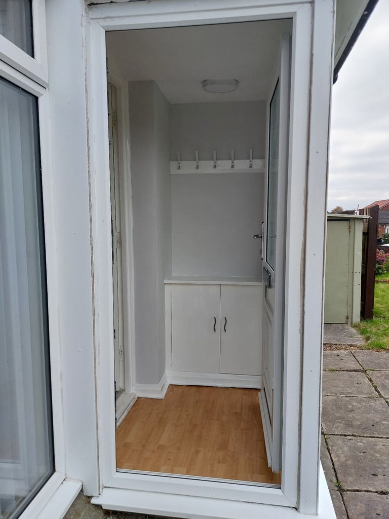 🏡 1-Bedroom Flat to Let – Peaceful Location Overlooking Hogganfield Loch