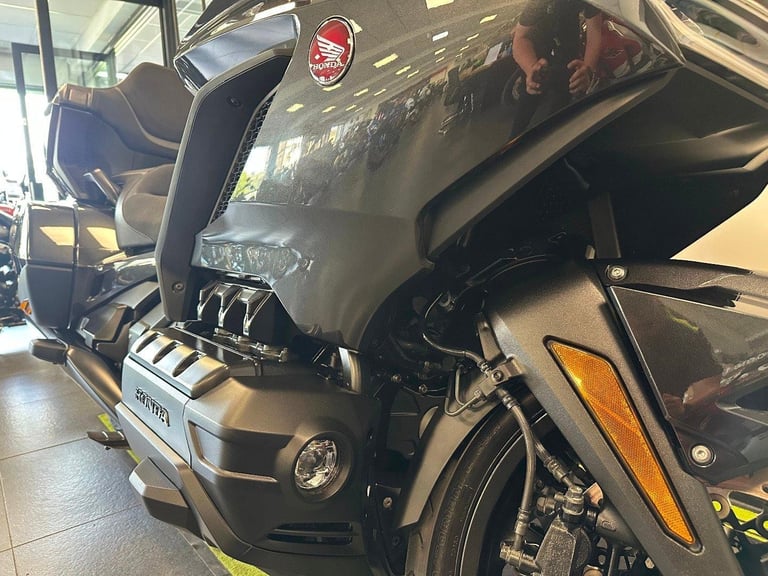 HONDA GL1800 GOLDWING TOUR-1 OWNER-FSH-