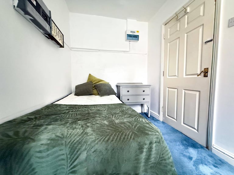 Spacious & Cosy Single Room For Rent AT CV2 2EG