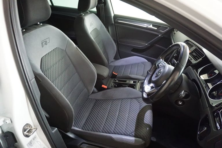 2017 Volkswagen Golf 2.0 TDI R-Line Hatchback 5dr Diesel Manual Euro 6-BLUETOOTH-ADAPTIVE CRUISE ...