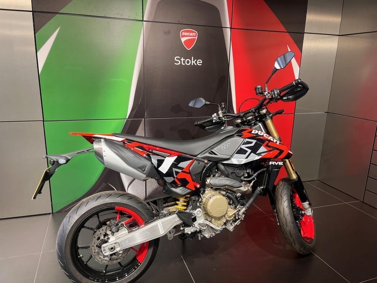 DUCATI HYPERMOTARD 698 MONO RVE ONLY 105 MILES COVERED