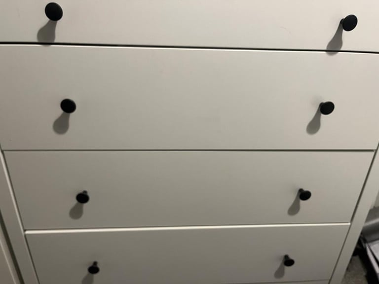 Okay drawers excellent condition 