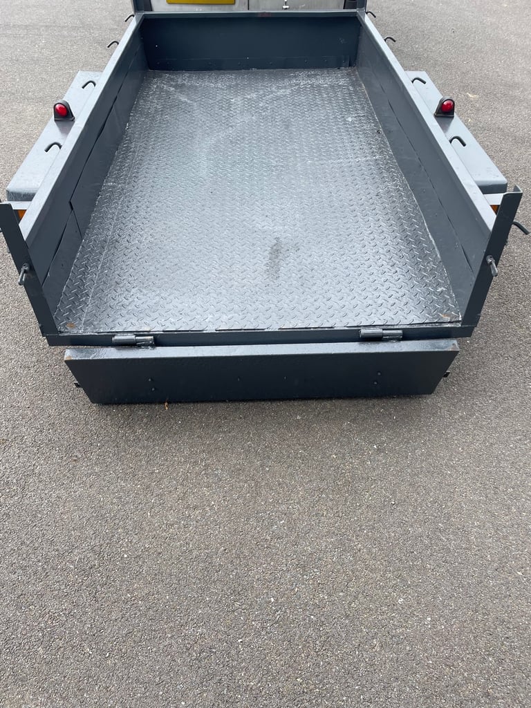 Steel trailer with brakes