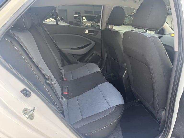 2016 Hyundai i20 1.2 GDI PREMIUM 5DR Manual Hatchback Petrol Manual