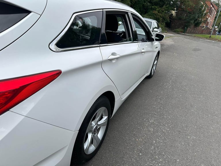 Hyundai I40 1.7L CRDI Blue Drive Diesel Estate! With 7 Service Stamps!