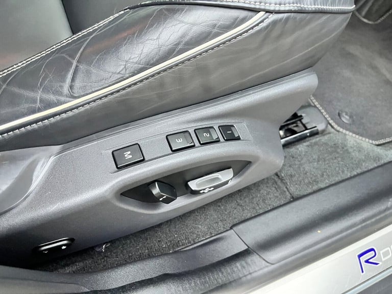 VOLVO XC60 2.0 R-Design Lux D4 (181hp) Silver Auto Diesel 2015