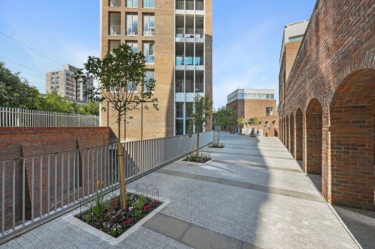 Commercial Spaces to Rent in Hackney