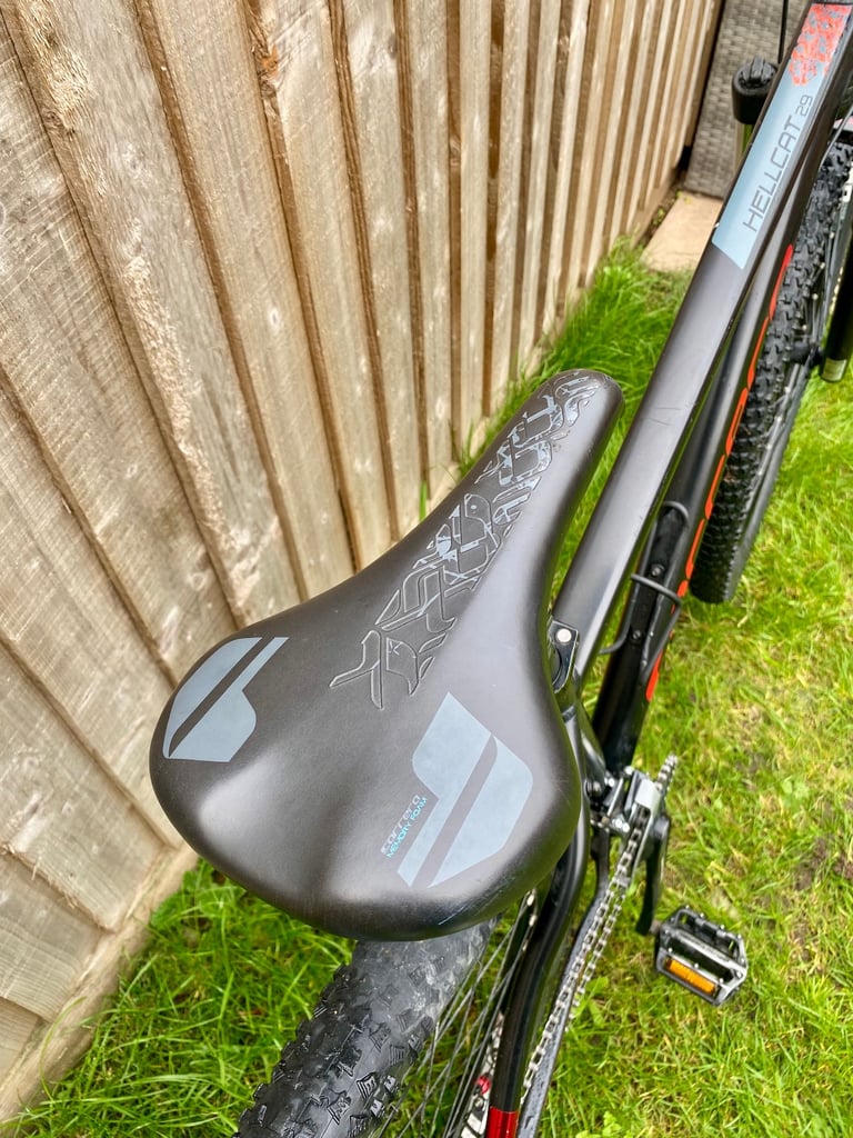 Carrera Hellcat 29 - 18 Inch Frame - Incredibly Good Conditiont