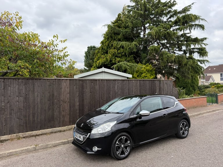 2013 Peugeot 208 1.2 VTi Allure 3dr HATCHBACK Petrol Manual