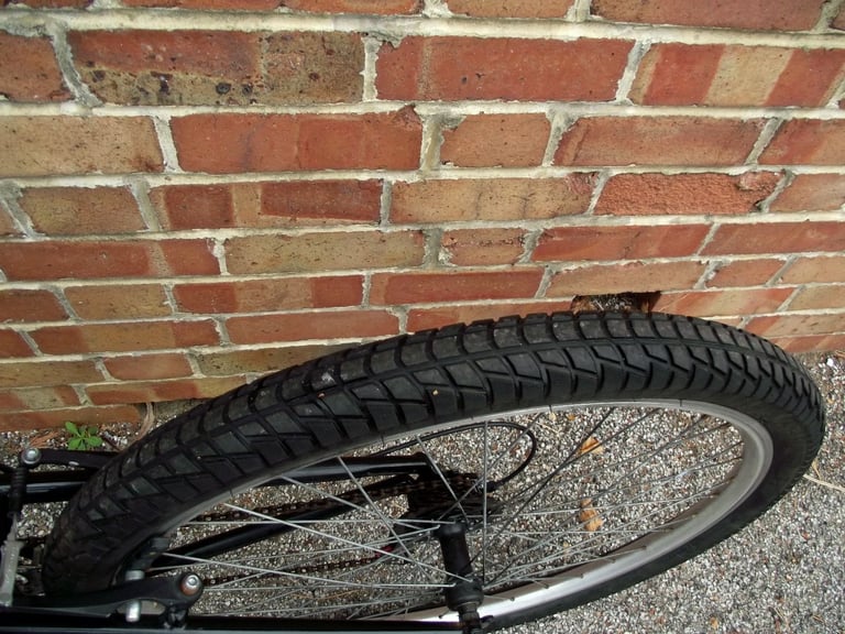 APOLLO SPIRAL 27.5 MOUNTAIN BIKE FOR SALE.CLEAN CONDITION.(FULLY SERVICED)