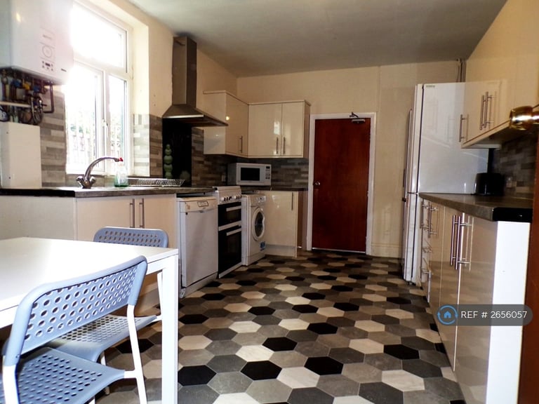 7 bedroom house in Talbot Road, Manchester, M14 (7 bed) (#2656057)