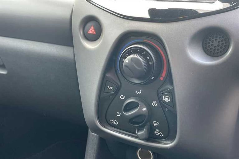 2021 Toyota AYGO 1.0 VVT-i x-play Hatchback 5dr Petrol Manual Euro 6 (Safety Sense) (71 ps) Hatch...