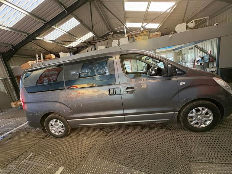 2012 Hyundai i800 2.5 CRDi Style 5dr Auto MPV DIESEL Automatic
