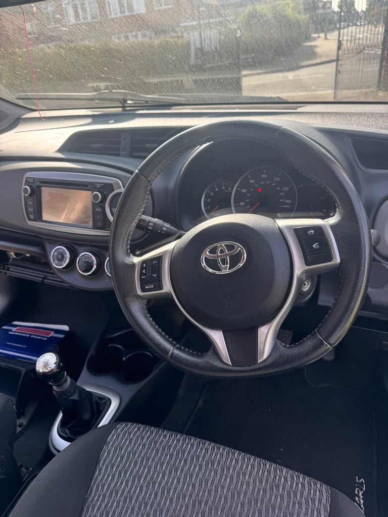 Toyota, YARIS, Hatchback, 2013, Manual, 1364 (cc), 5 doors