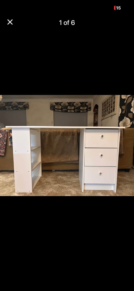 image for White desk 