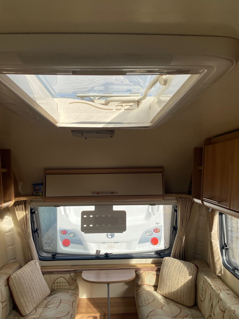 Bailey Orion 400/2  2012 in  nice condition 