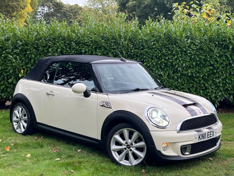 image for 2011 MINI Convertible 1.6 COOPER S - TOP SPEC; HARMON KARDON, HEATED SEATS, I-DRIVE + MORE!  CONV...