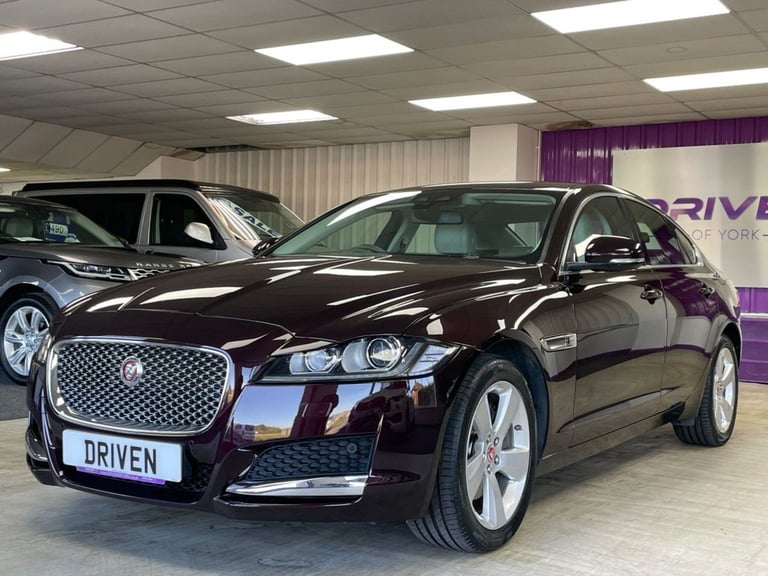 2017 Jaguar XF 2.0d Portfolio Saloon 4dr Diesel Auto Euro 6 (s/s) (180 ps) Saloon Diesel Automatic