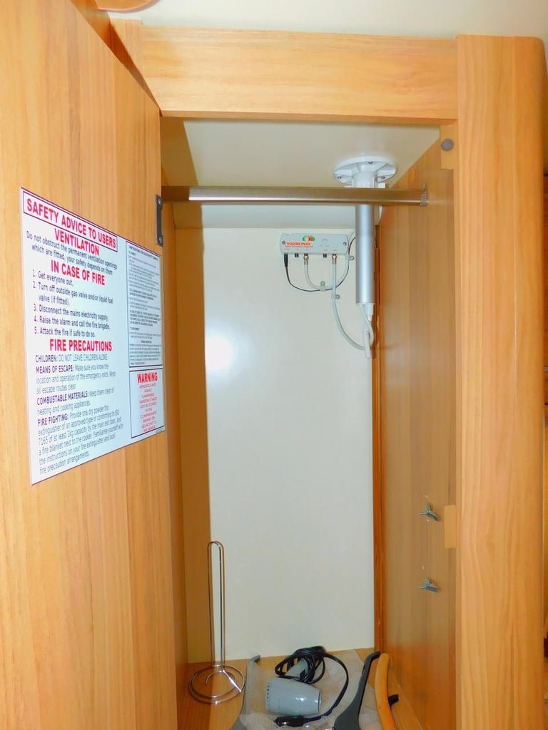 Bailey 625 Approach SE. Peugeot 2.2 Hdi Luxury 2 Berth Motorhome for Sale