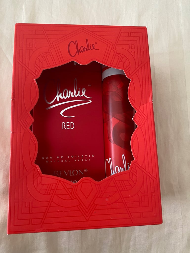 Charlie Red gift box 