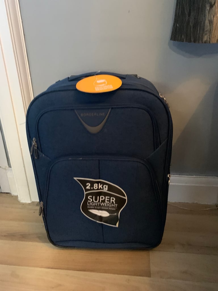 Medium suitcase