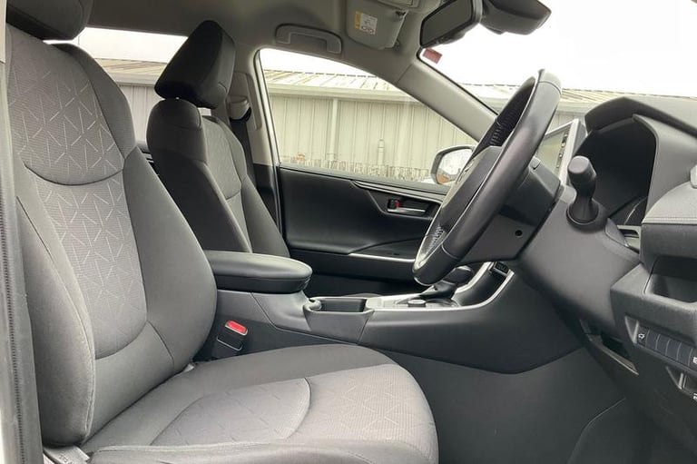 2020 Toyota RAV4 2.5 VVT-i Hybrid Design 5dr CVT**REAR CAMERA - FRONT &amp; REAR SENSORS - POWER ...