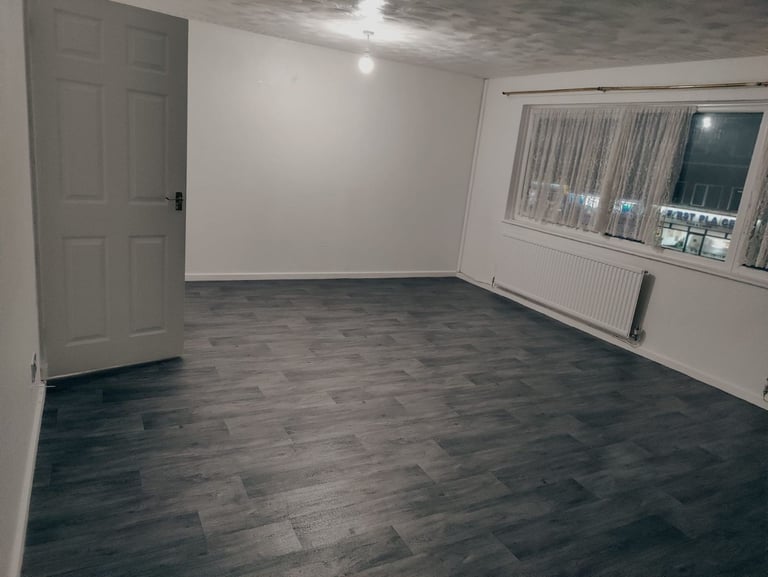 Spacious Three Bedroom, Two Bathroom Flat in the Heart of Ferndown