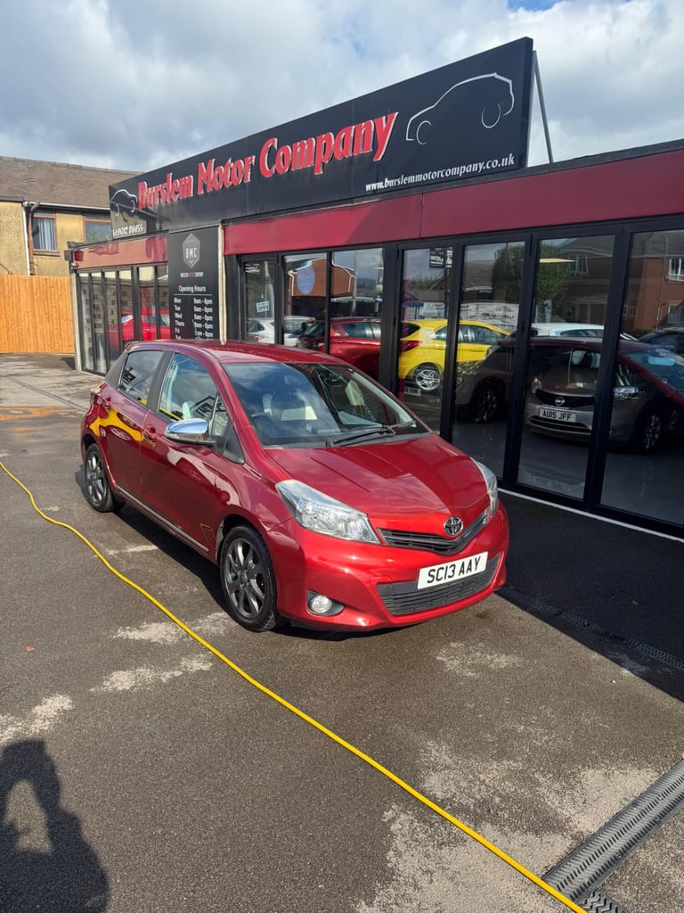 image for 2013 Toyota Yaris 1.33 Dual VVT-i Trend Euro 5 5dr HATCHBACK Petrol Manual