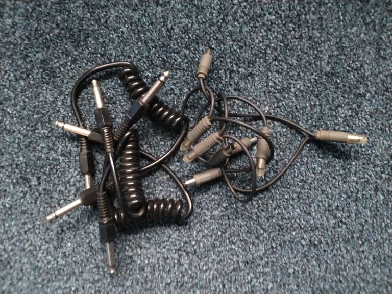 Boss blues driver BD2 and pedal connector cables