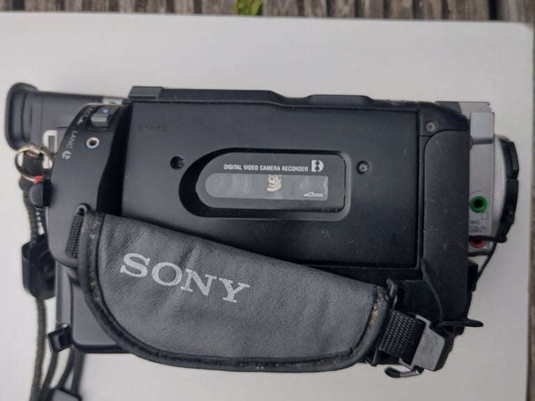 Sony DCR-TRV110E Video Camera recorder