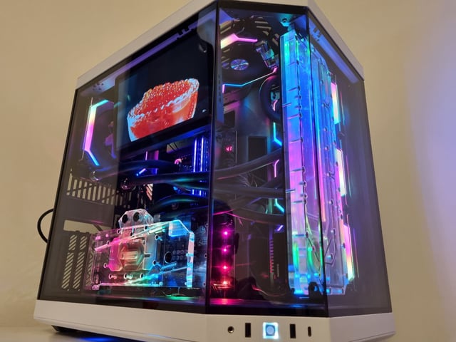 GAMING PC BARGAIN RYZEN 7800X3D 32GB DDR5 CUSTOM WATERCOOLED 4K