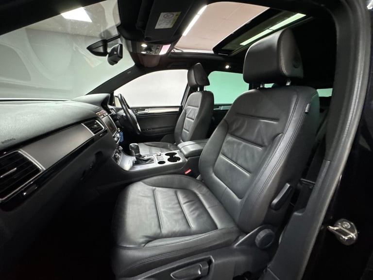 2015 Volkswagen Touareg 3.0 TDI V6 BlueMotion Tech R-Line Tiptronic 4WD Euro 6 (s/s) 5dr ESTATE D...