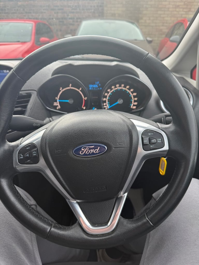 2013 Ford Fiesta 1.6 TDCi Titanium ECOnetic 3dr HATCHBACK DIESEL Manual
