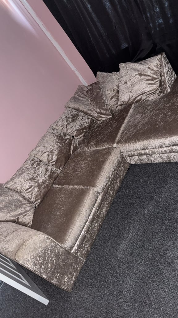 image for Crushed velvet corner 