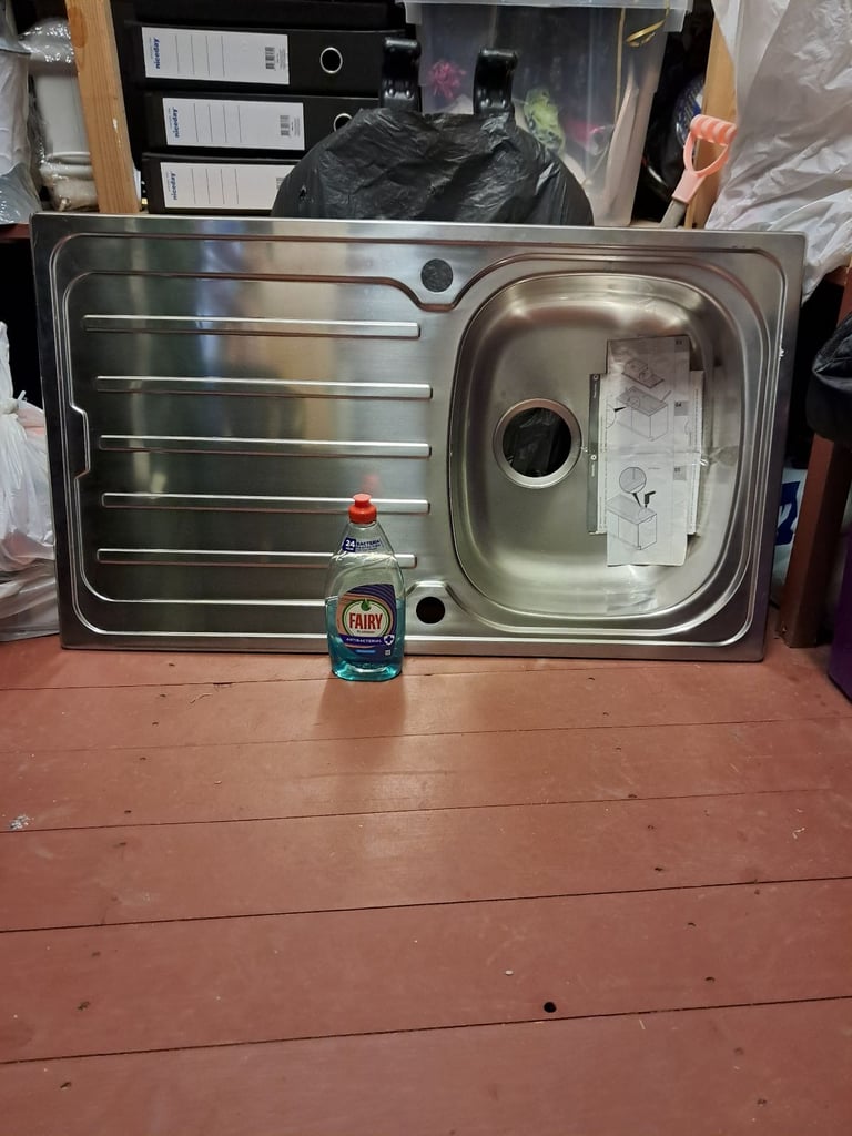 CAR JACK 2 ON Mercedes Radio Laurel and Hardy Statues Suit Pub / Restaurant More