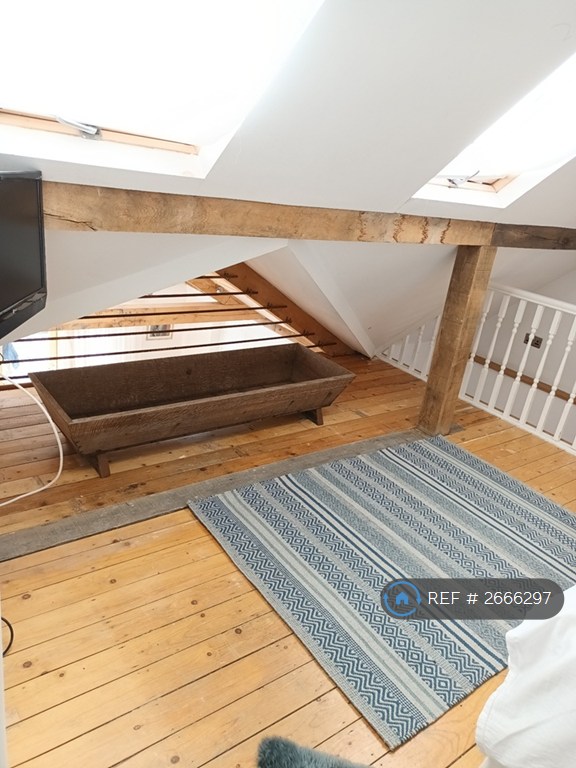 3 bedroom house in Prestwick Lane, Chiddingfold, Godalming, GU8 (3 bed) (#2666297)