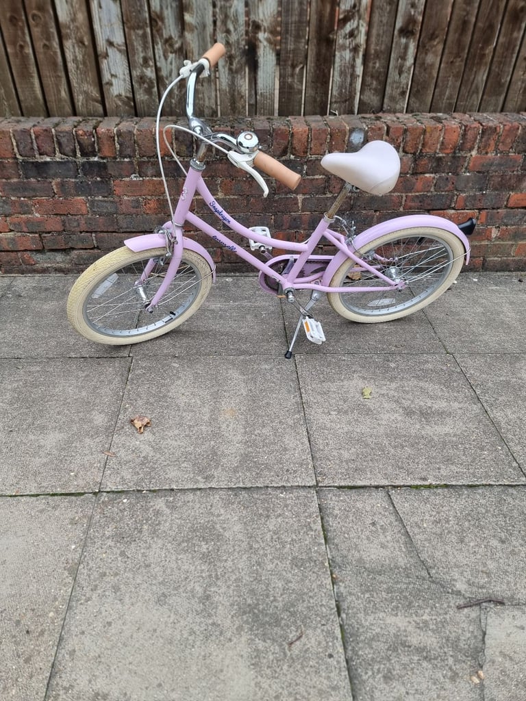 image for Girls bike almost new 